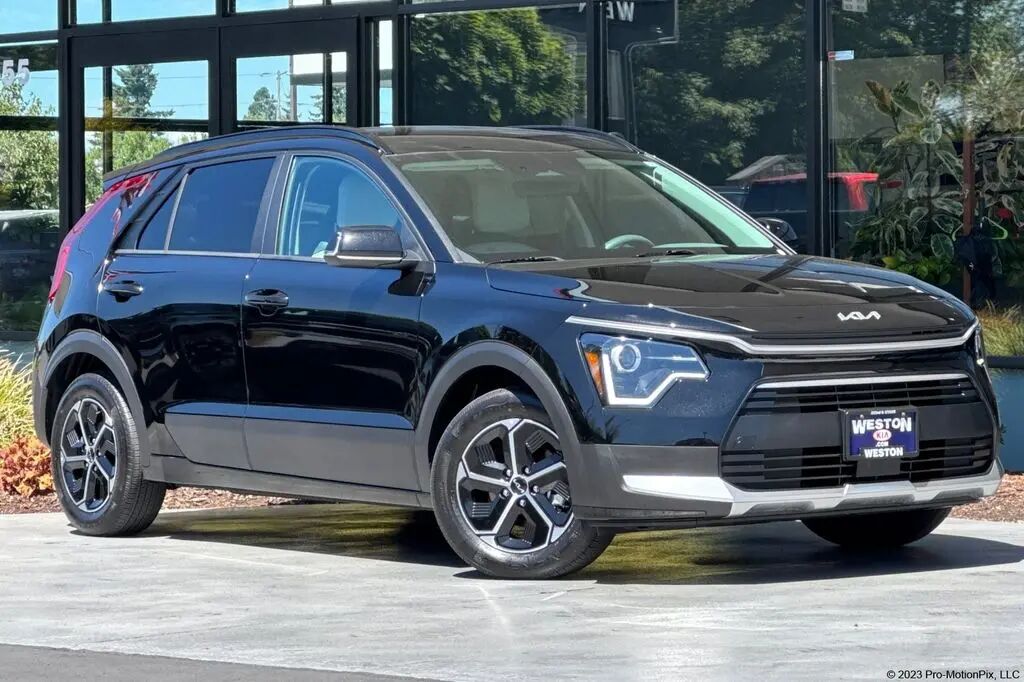2025 Kia Niro EX — photo 1 of 13