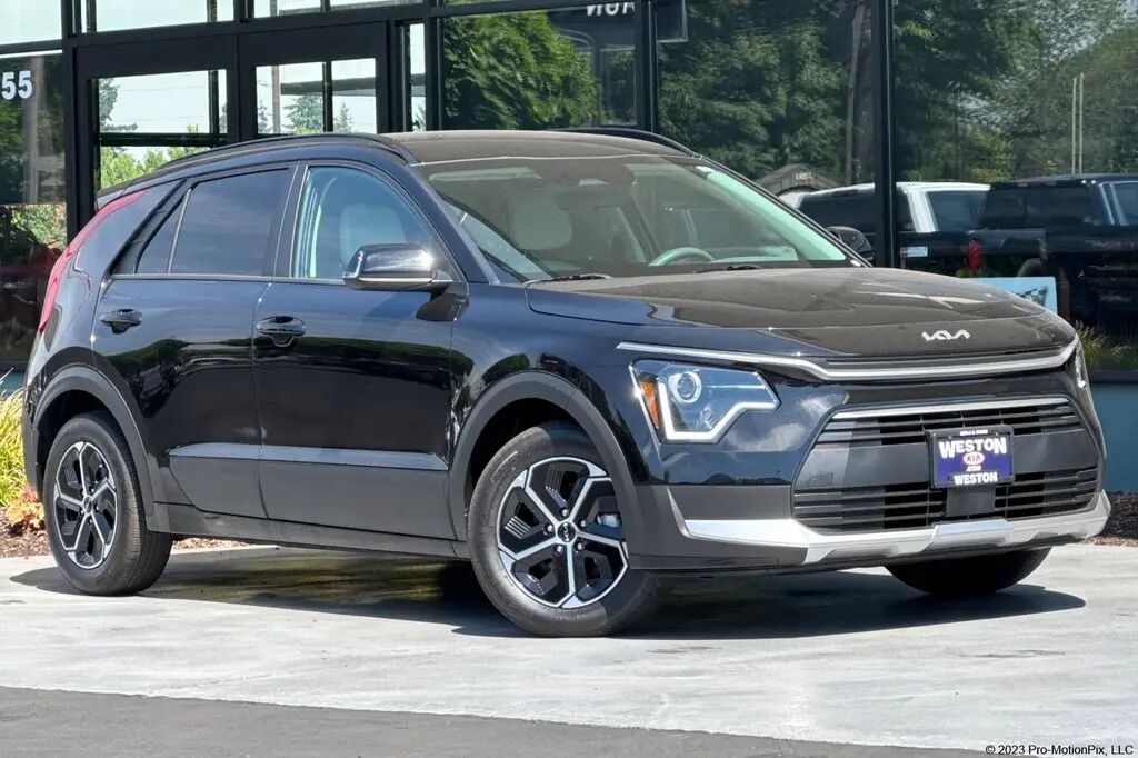 2025 Kia Niro EX — photo 1 of 13