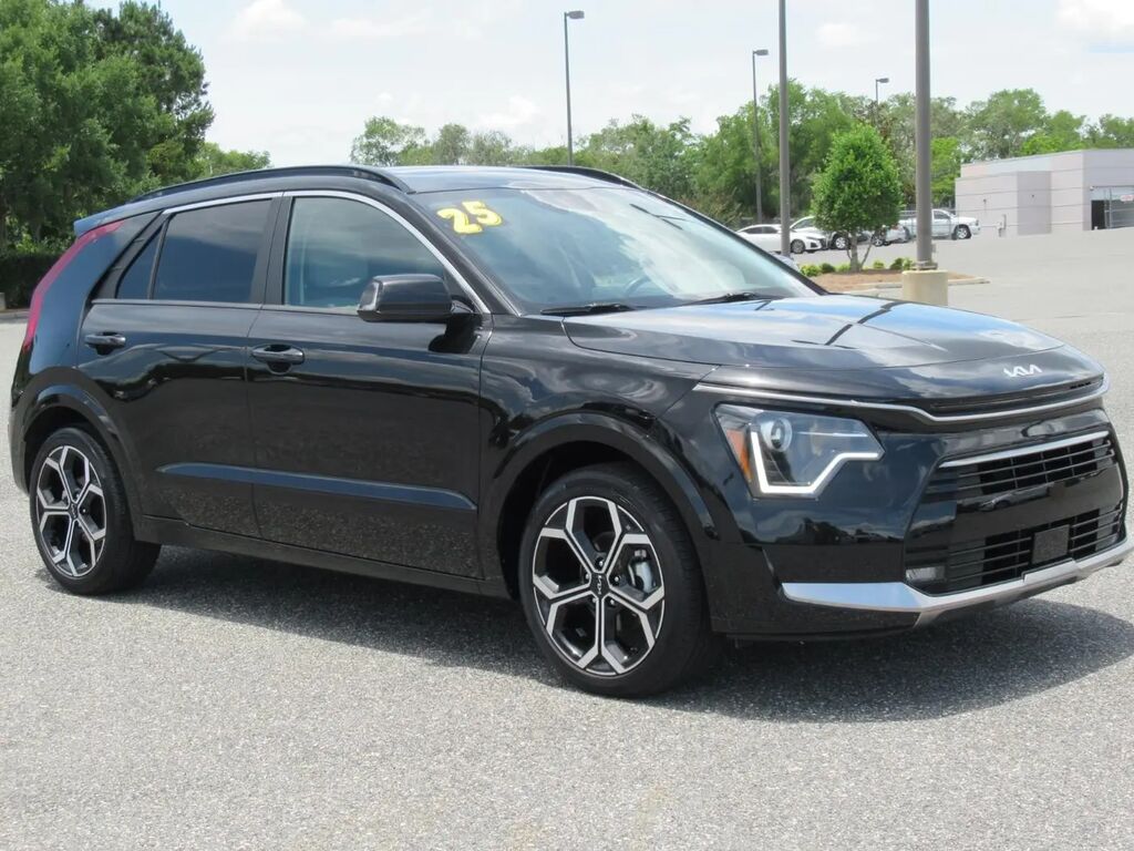 2025 Kia Niro EX Touring — photo 1 of 13