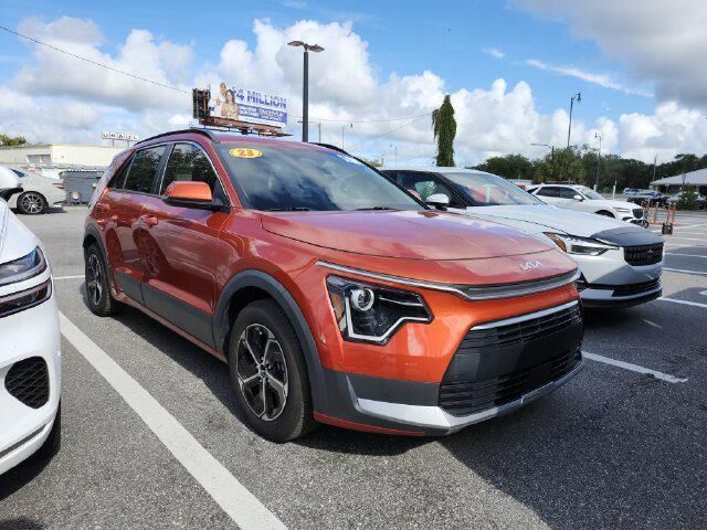 2023 Kia Niro Plug-In Hybrid EX — photo 1 of 12