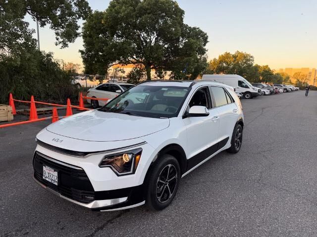 2024 Kia Niro SX