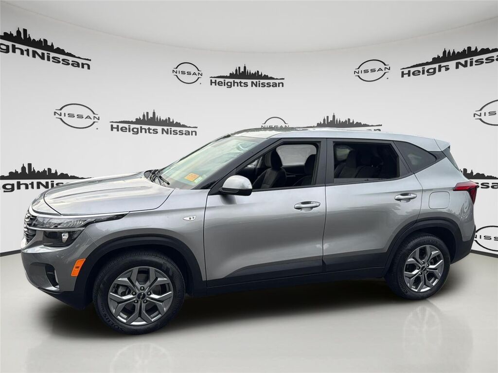 2024 Kia Seltos LX — photo 1 of 39
