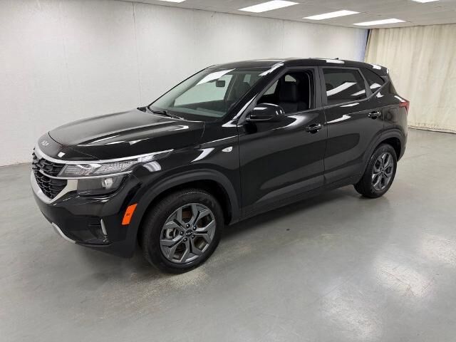 2025 Kia Seltos LX — photo 1 of 13