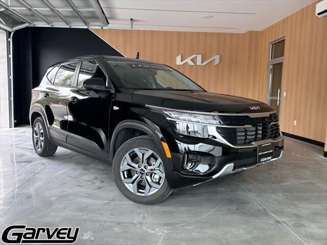 2025 Kia Seltos LX — photo 1 of 26