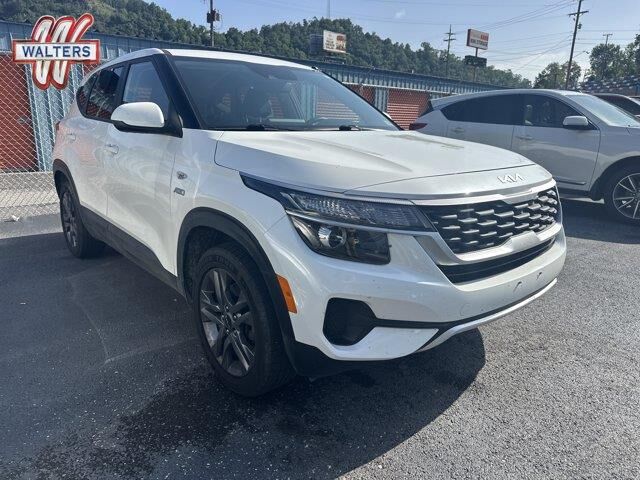 2023 Kia Seltos LX — photo 1 of 26