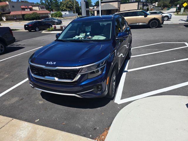 2023 Kia Seltos EX — photo 1 of 4