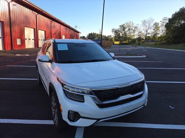 2023 Kia Seltos SX — photo 1 of 13
