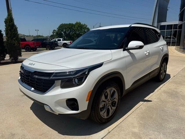 2024 Kia Seltos S — photo 1 of 13