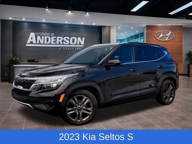 2023 Kia Seltos S — photo 1 of 13