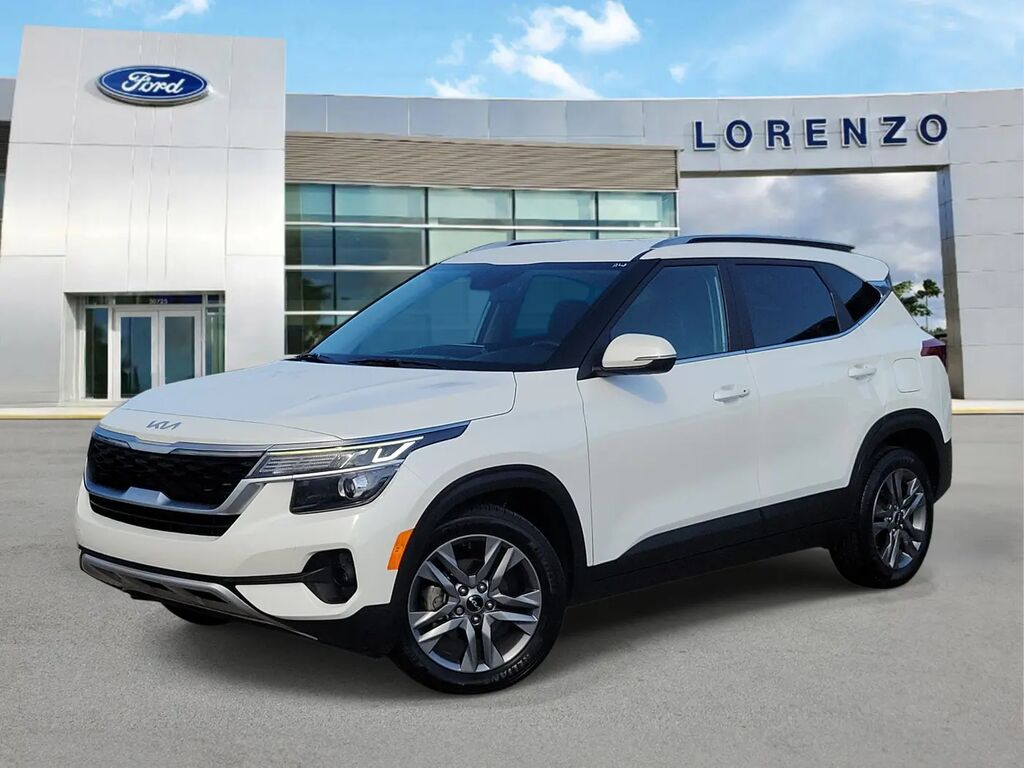 2023 Kia Seltos S — photo 1 of 13