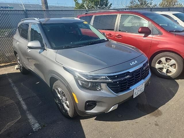 2024 Kia Seltos S — photo 1 of 13