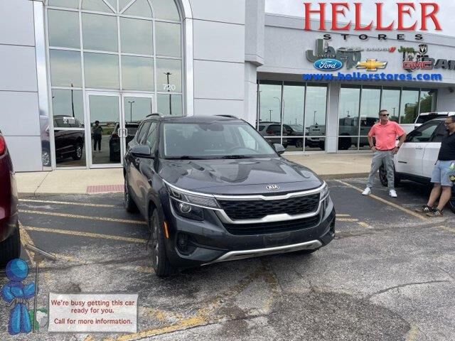 2021 Kia Seltos S — photo 1 of 3