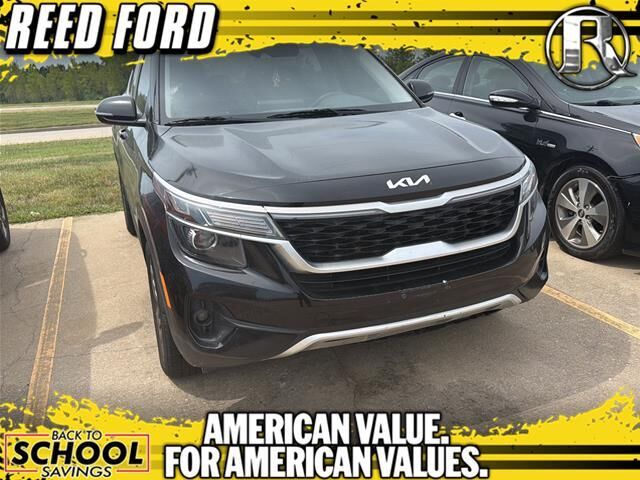 2022 Kia Seltos S — photo 1 of 5