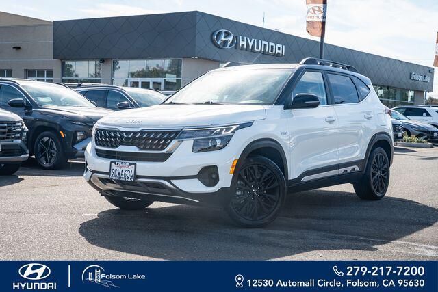 2023 Kia Seltos Nightfall — photo 1 of 26