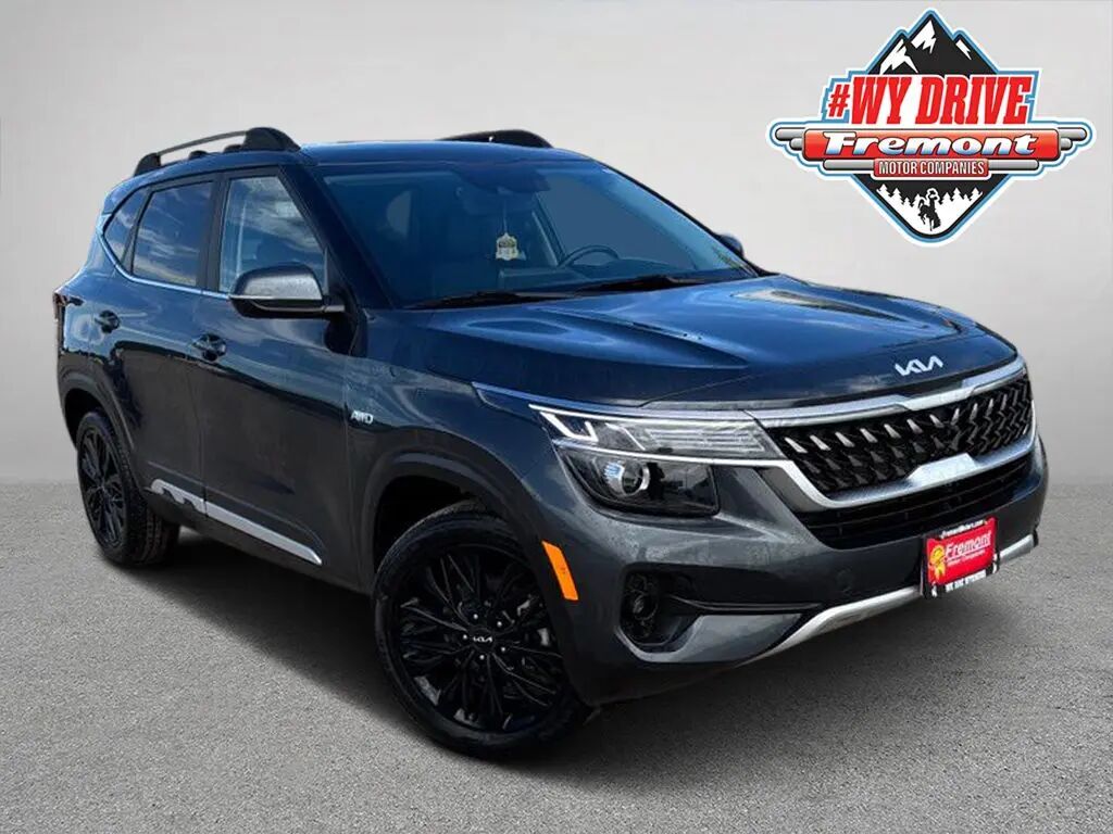 2023 Kia Seltos Nightfall — photo 1 of 13