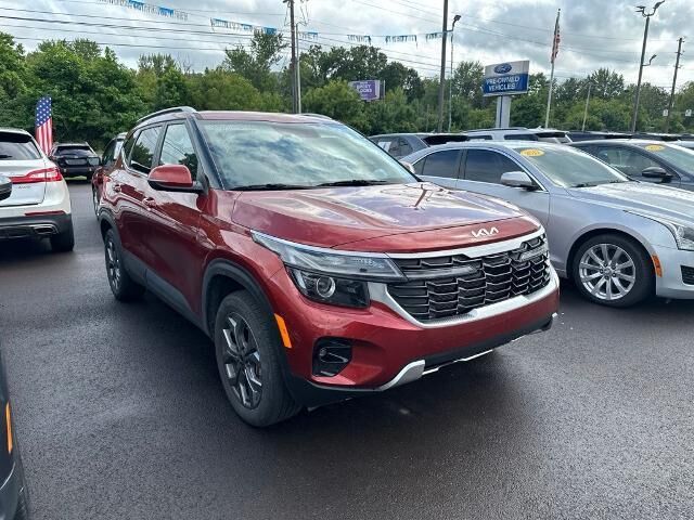2024 Kia Seltos S — photo 1 of 20