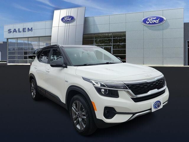 2022 Kia Seltos S — photo 1 of 26