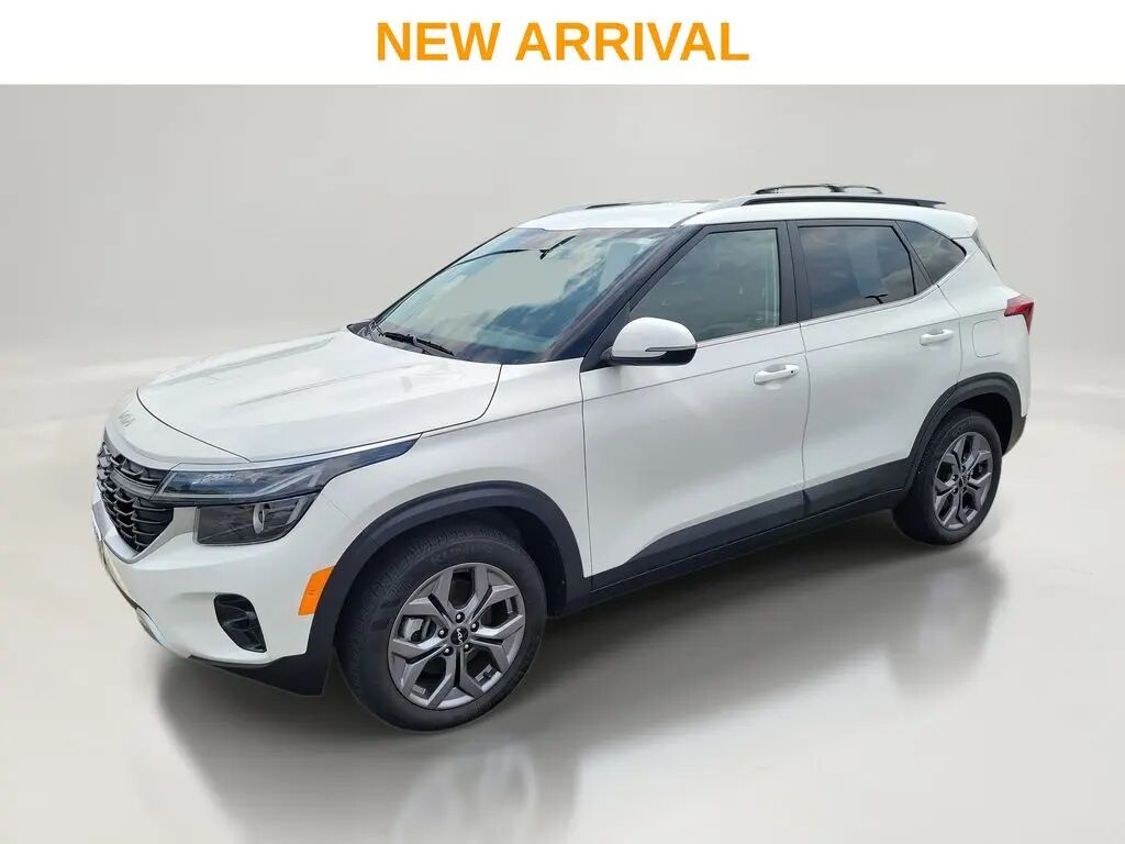 2024 Kia Seltos S — photo 1 of 24