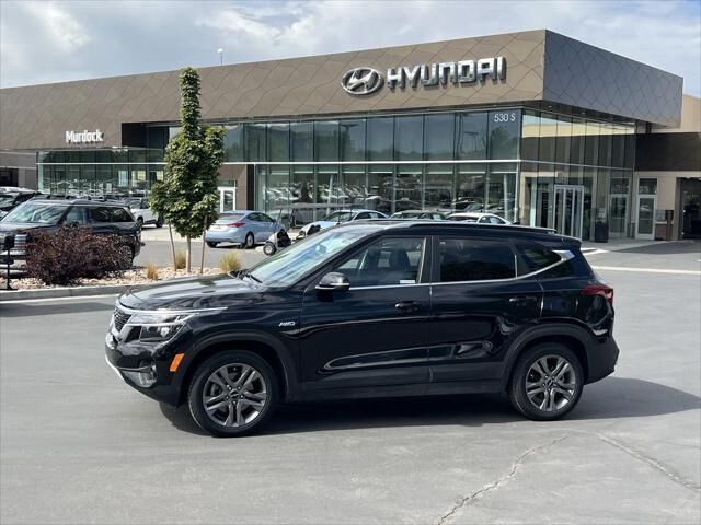 2023 Kia Seltos S — photo 1 of 39