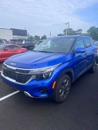2024 Kia Seltos S — photo 1 of 17