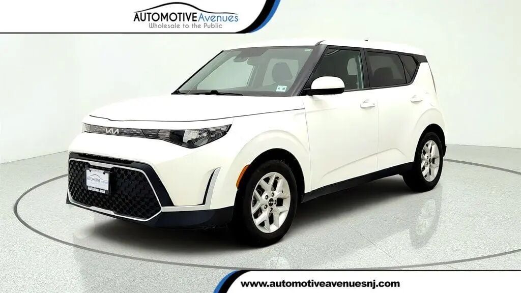 2023 Kia Soul S — photo 1 of 13