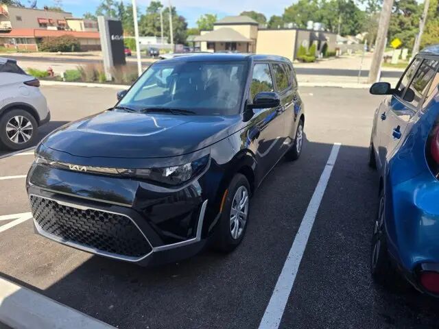 2024 Kia Soul LX — photo 1 of 13
