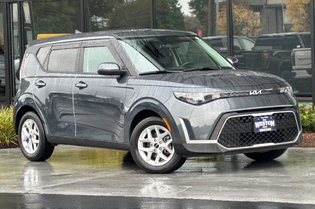 2024 Kia Soul LX — photo 1 of 13