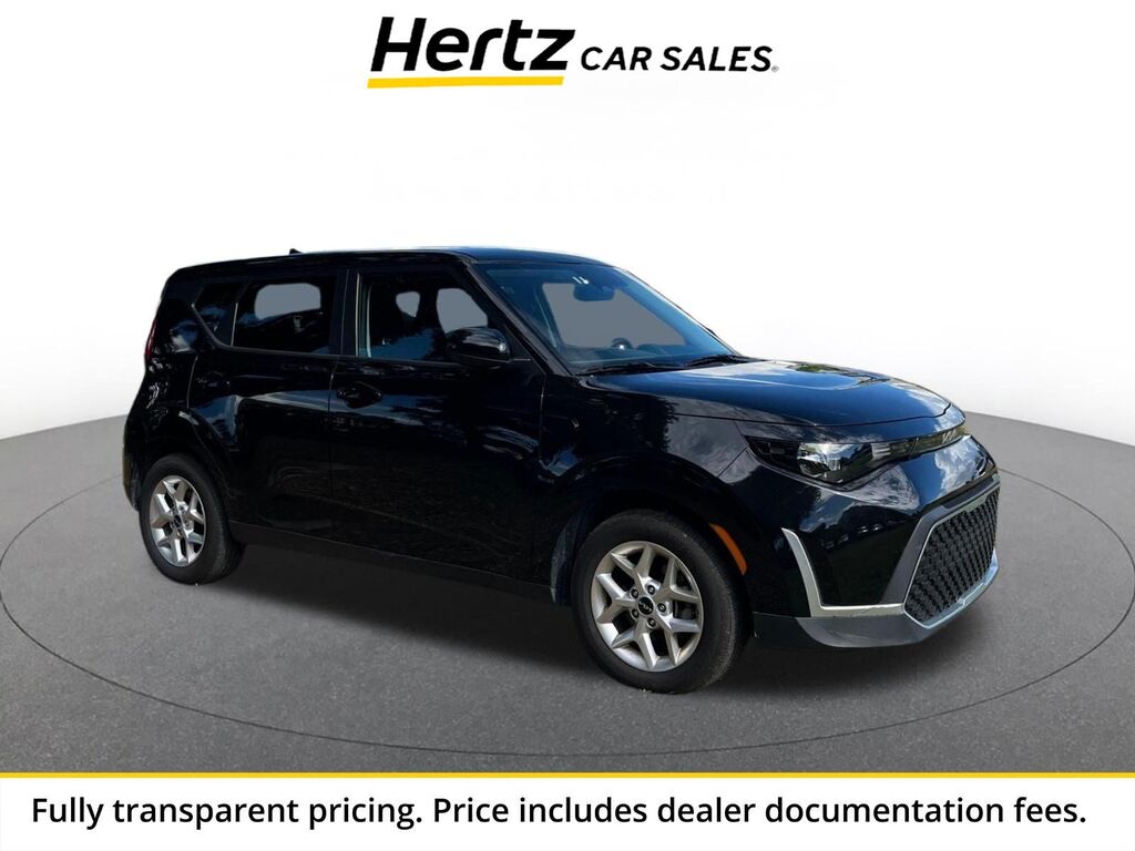 2025 Kia Soul LX — photo 1 of 2