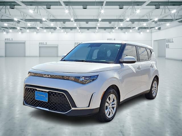 2025 Kia Soul LX — photo 1 of 13