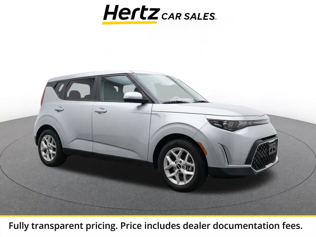 2025 Kia Soul LX — photo 1 of 2