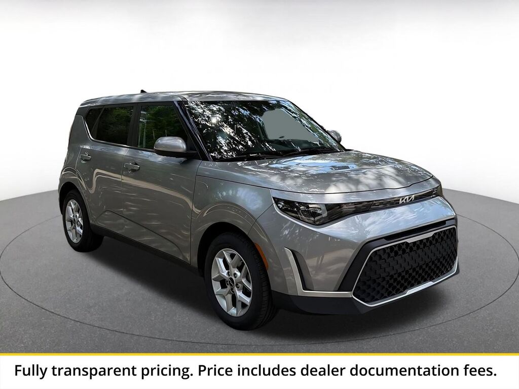 2025 Kia Soul LX — photo 1 of 2