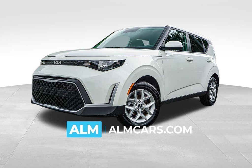 2025 Kia Soul LX — photo 1 of 16