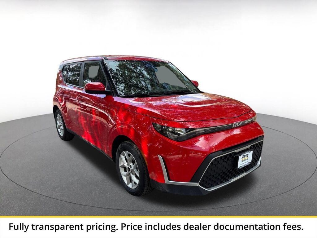 2025 Kia Soul LX — photo 1 of 2