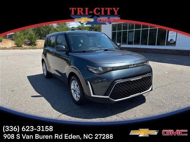 2025 Kia Soul LX — photo 1 of 13