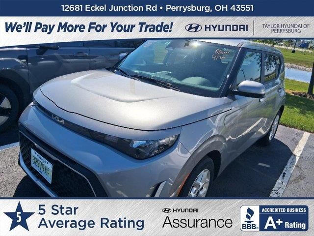 2025 Kia Soul LX — photo 1 of 12