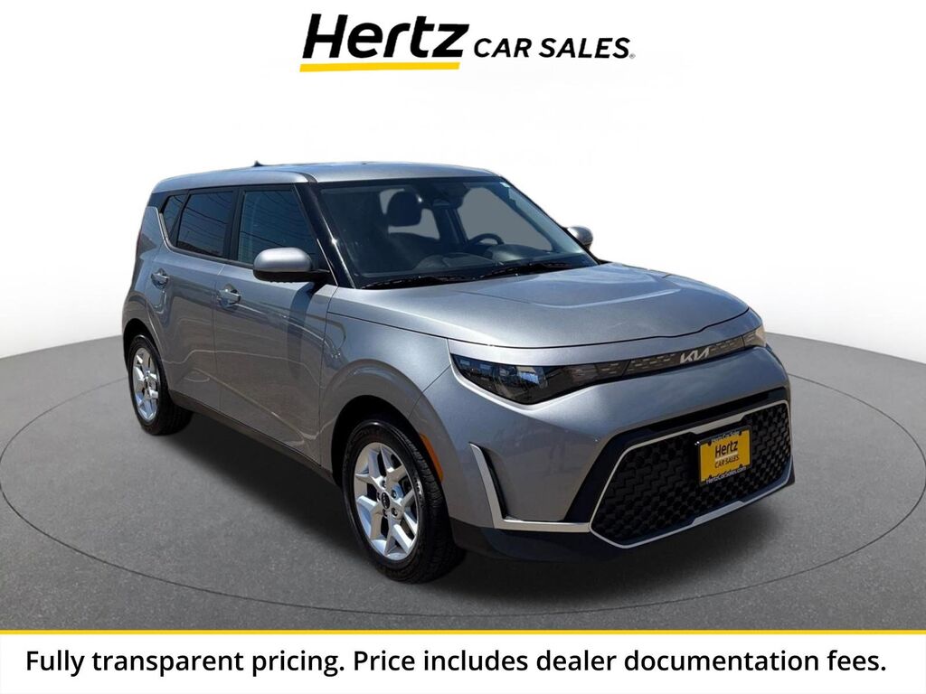 2025 Kia Soul LX — photo 1 of 9