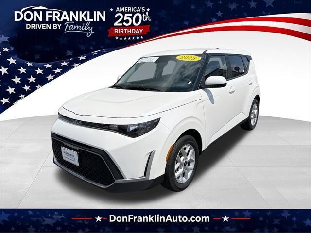 2025 Kia Soul LX — photo 1 of 13