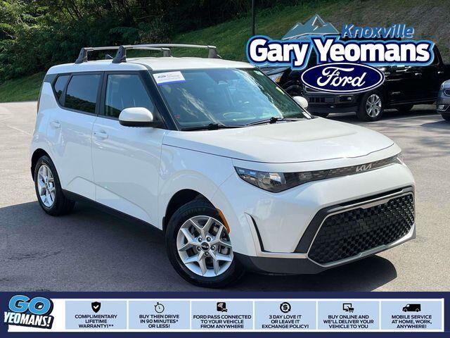 2023 Kia Soul S — photo 1 of 39