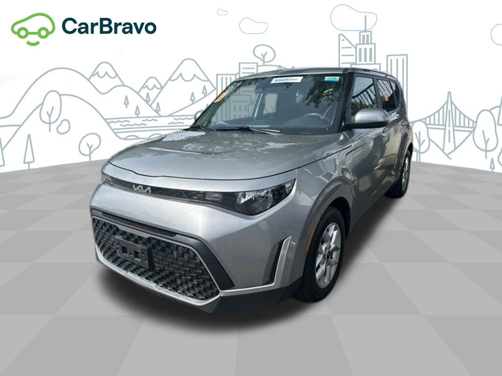 2023 Kia Soul LX — photo 1 of 3