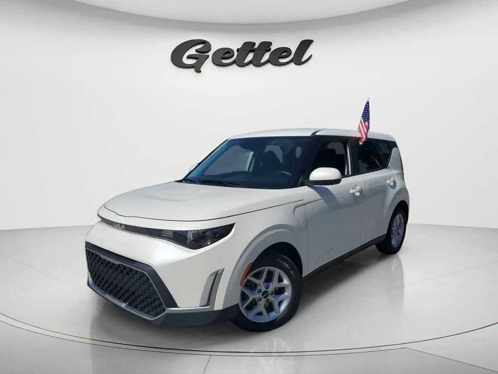 2024 Kia Soul LX — photo 1 of 8