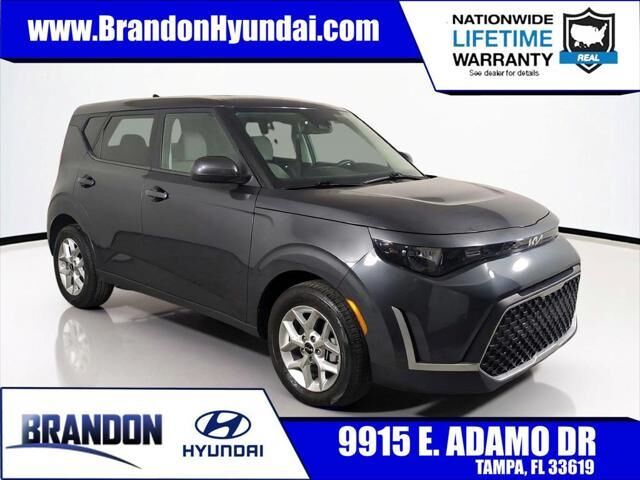 2025 Kia Soul LX — photo 1 of 13