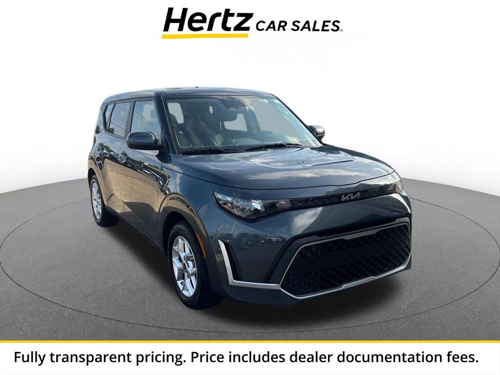 2025 Kia Soul LX — photo 1 of 3