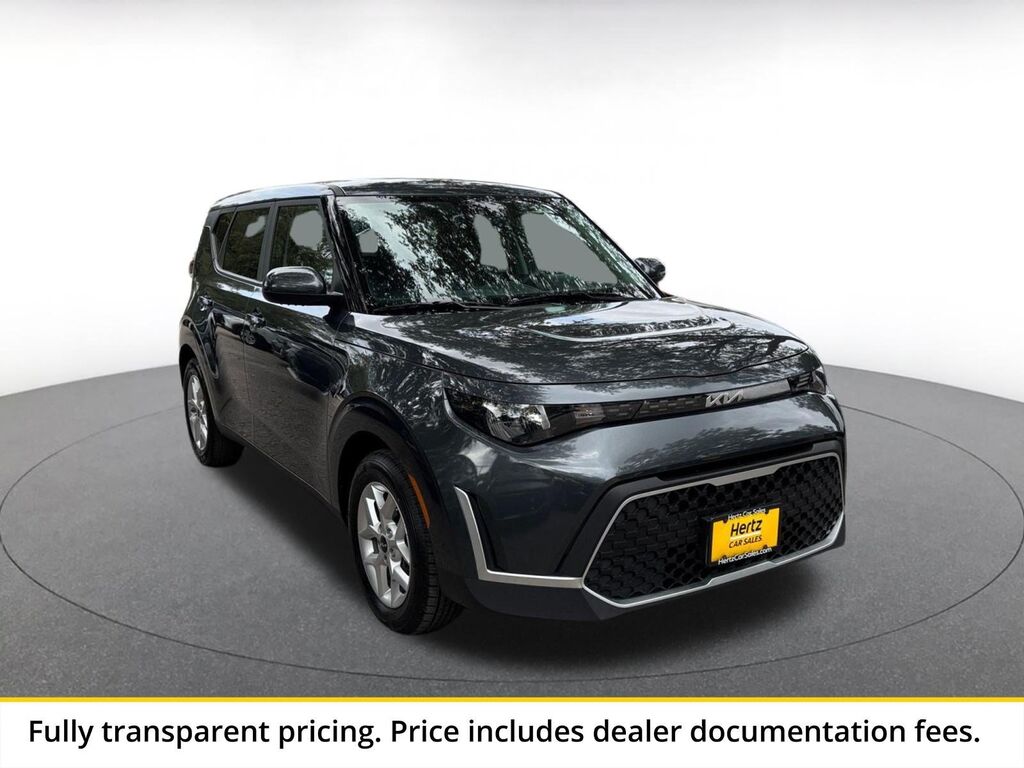 2025 Kia Soul LX — photo 1 of 2