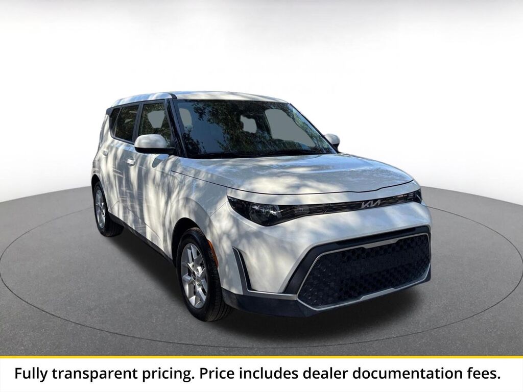 2025 Kia Soul LX — photo 1 of 1