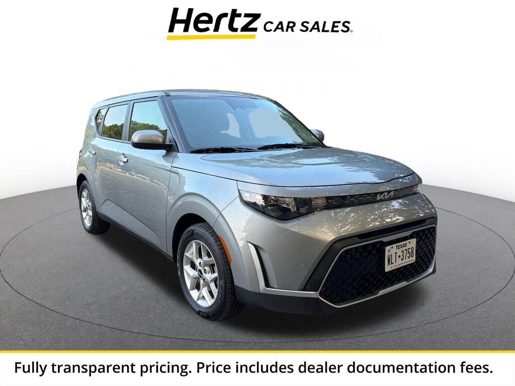 2025 Kia Soul LX — photo 1 of 13