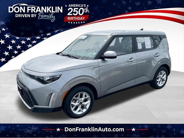2025 Kia Soul LX — photo 1 of 13