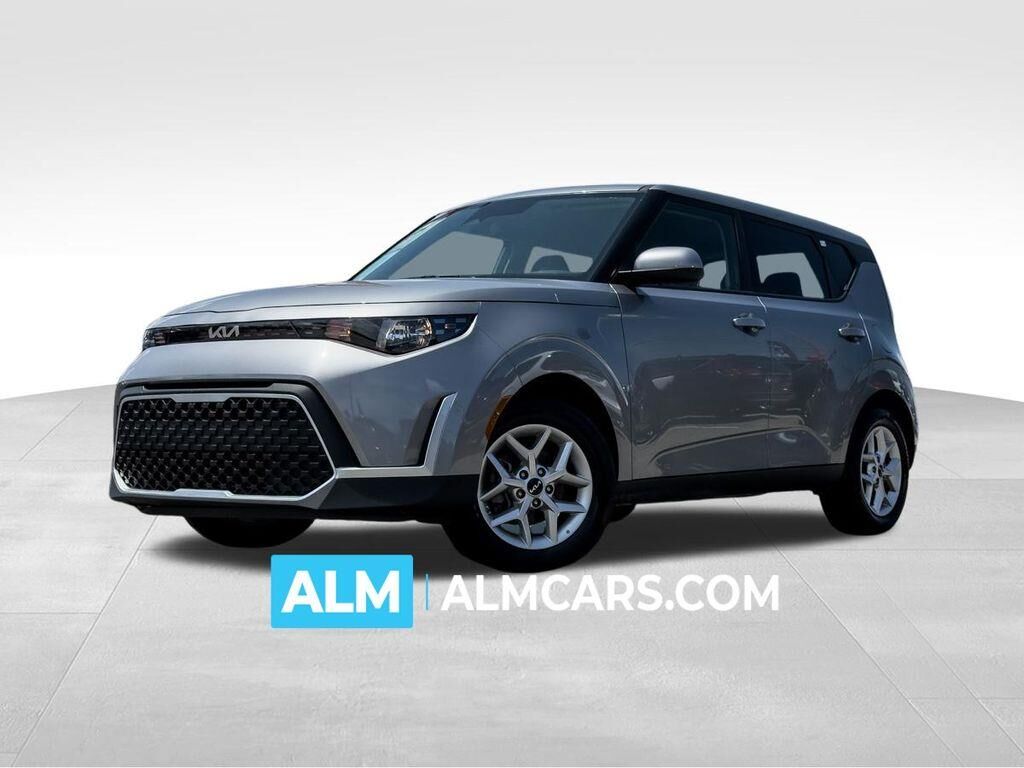 2025 Kia Soul LX — photo 1 of 13