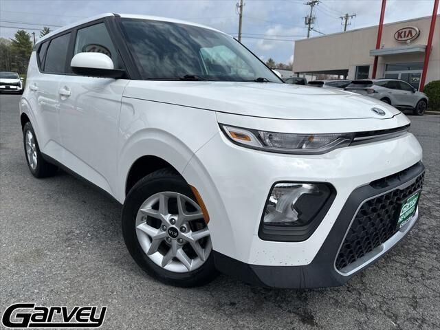 2021 Kia Soul S — photo 1 of 26