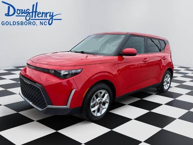 2024 Kia Soul LX — photo 1 of 26