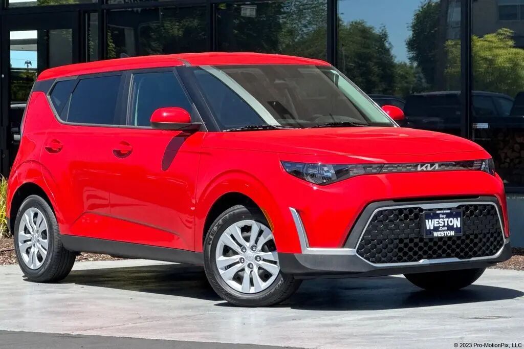 2023 Kia Soul LX — photo 1 of 13